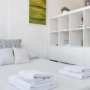 your-perfect-stay-in-the-center-of-torremolinos.1costadelsol.com/